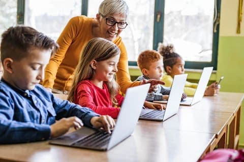 Digital Literacy for Kids (Ages 8–14)